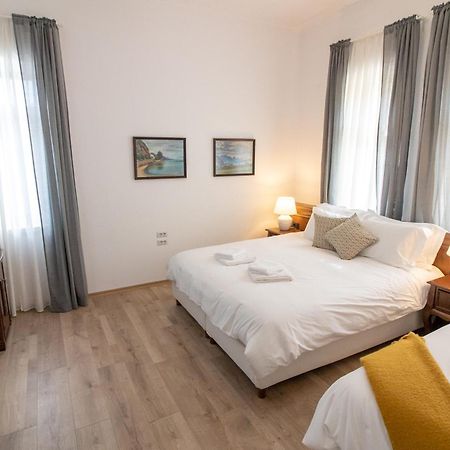 Seven Cafe & Hotel Pogradec Esterno foto