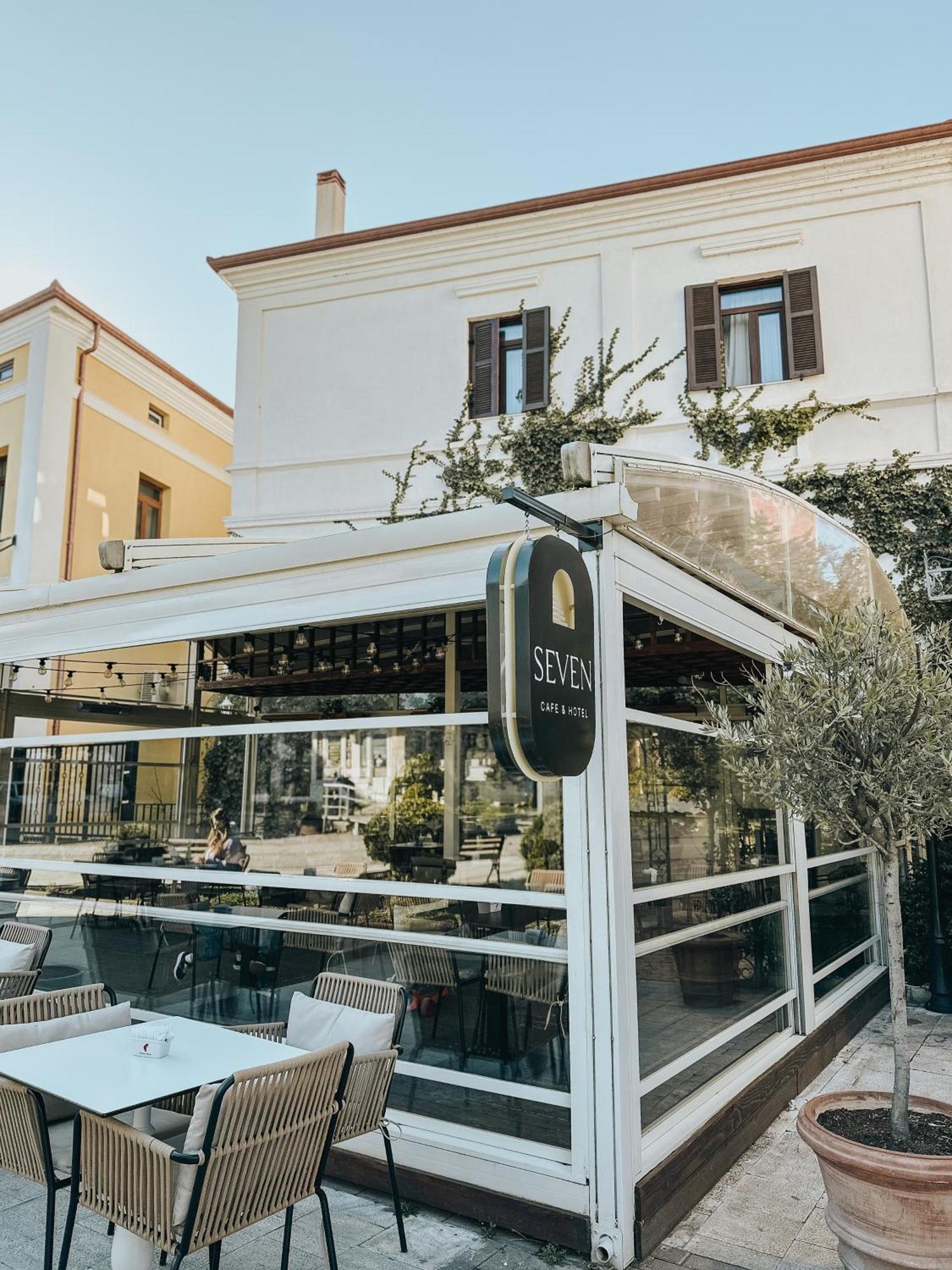 Seven Cafe & Hotel Pogradec Esterno foto