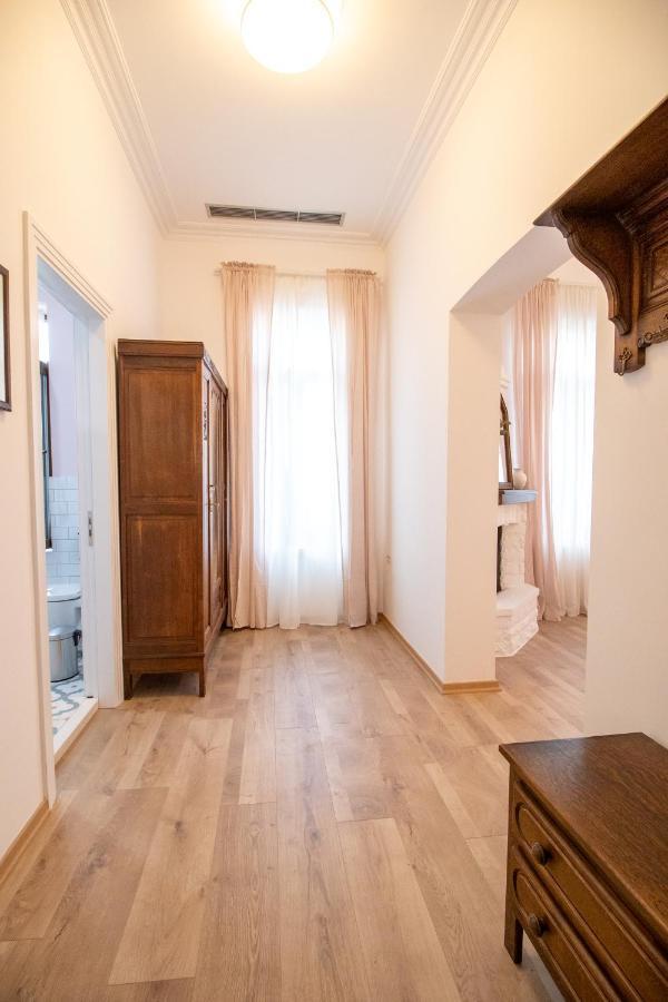 Seven Cafe & Hotel Pogradec Esterno foto
