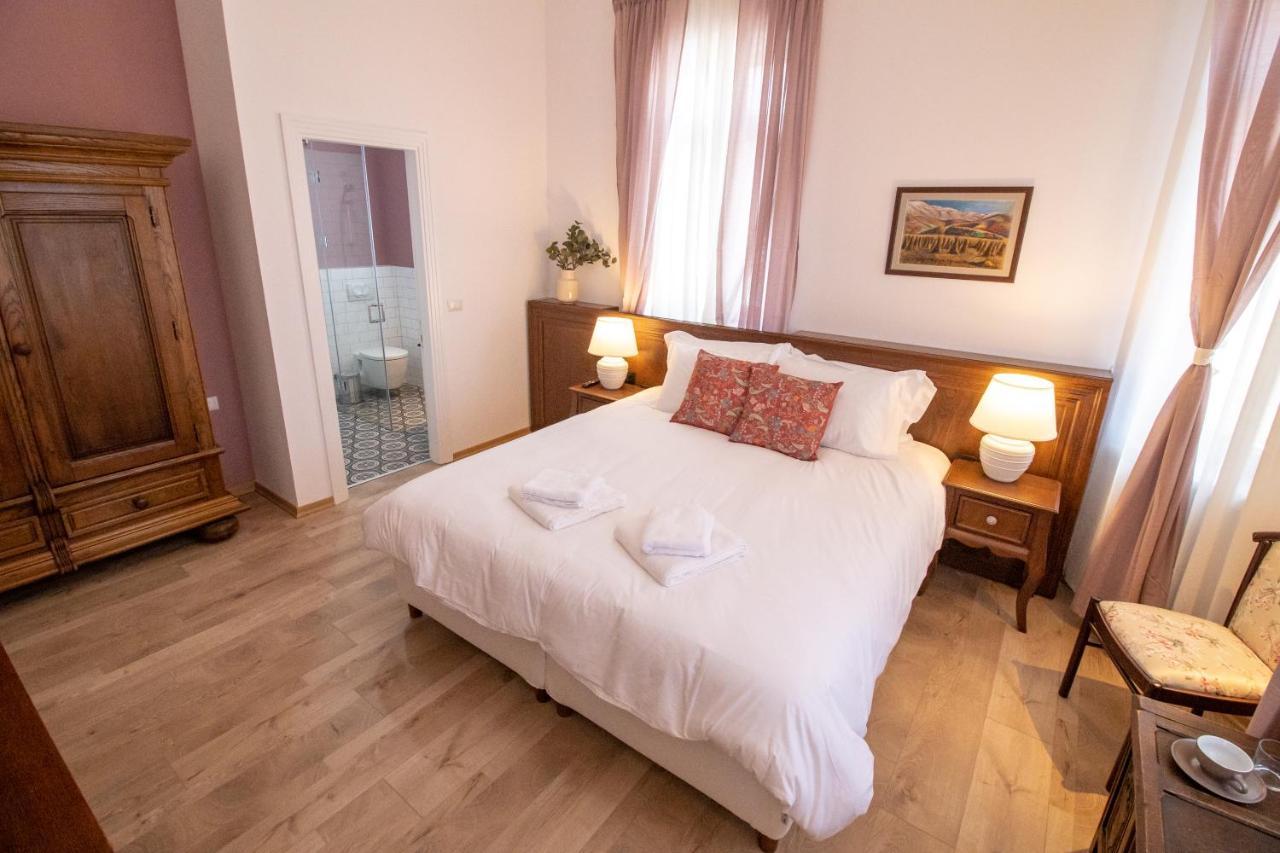 Seven Cafe & Hotel Pogradec Esterno foto