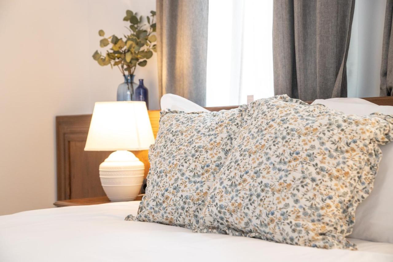 Seven Cafe & Hotel Pogradec Esterno foto