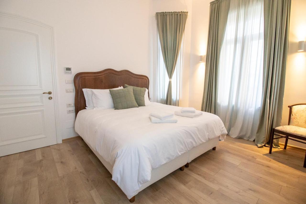 Seven Cafe & Hotel Pogradec Esterno foto