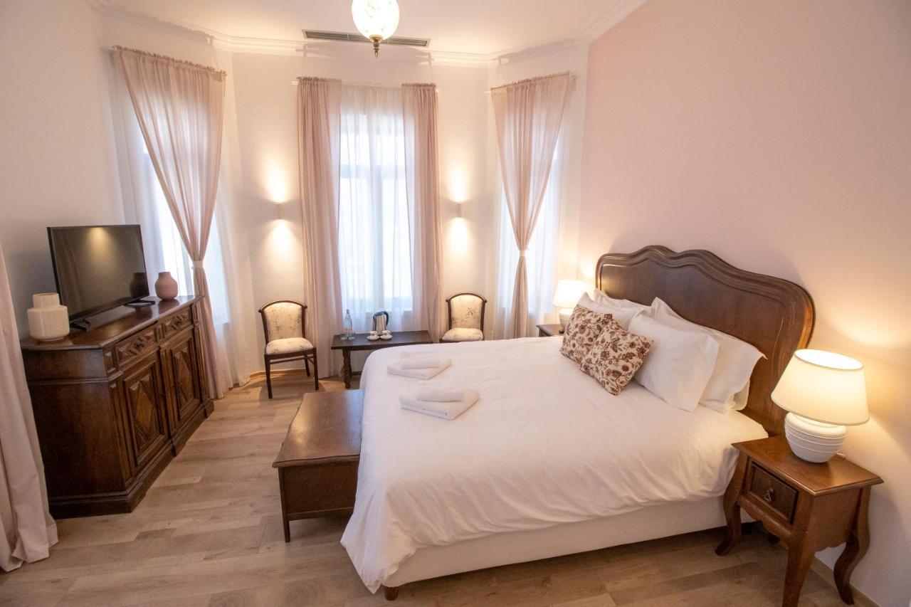 Seven Cafe & Hotel Pogradec Esterno foto